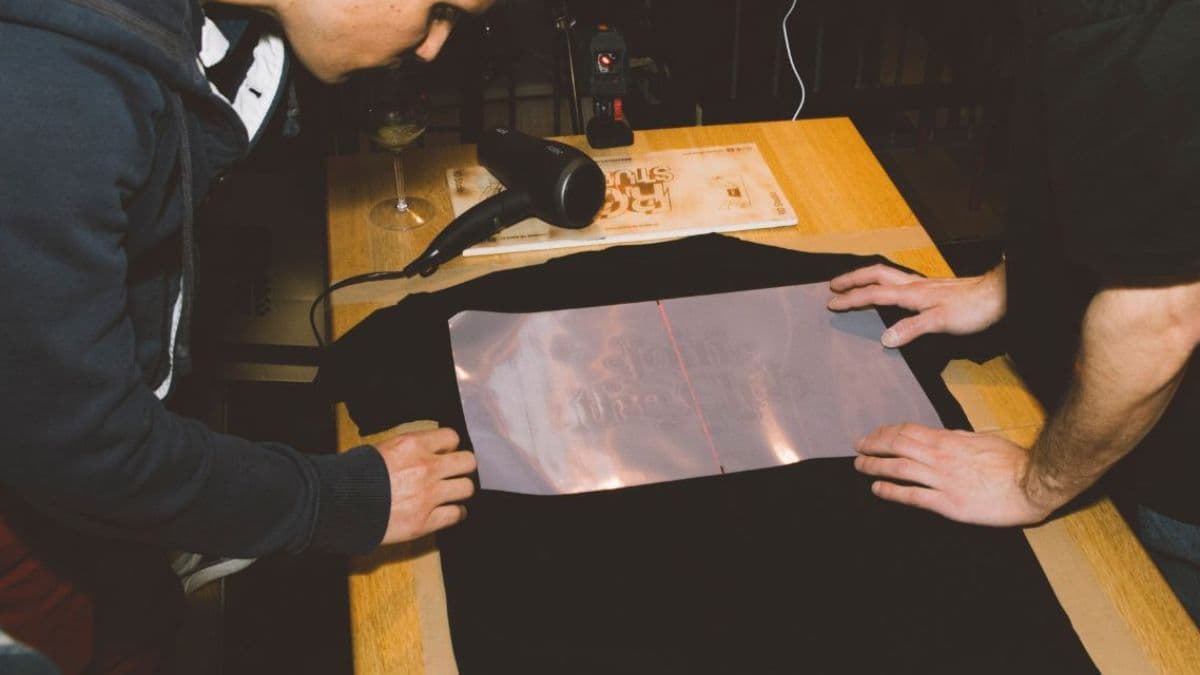 Personnaliser un t-shirt sans machine : 5 techniques